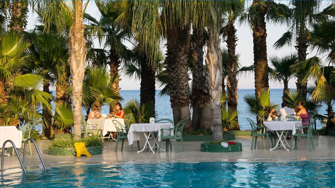 Larissa Akman Park Hotel 4 *